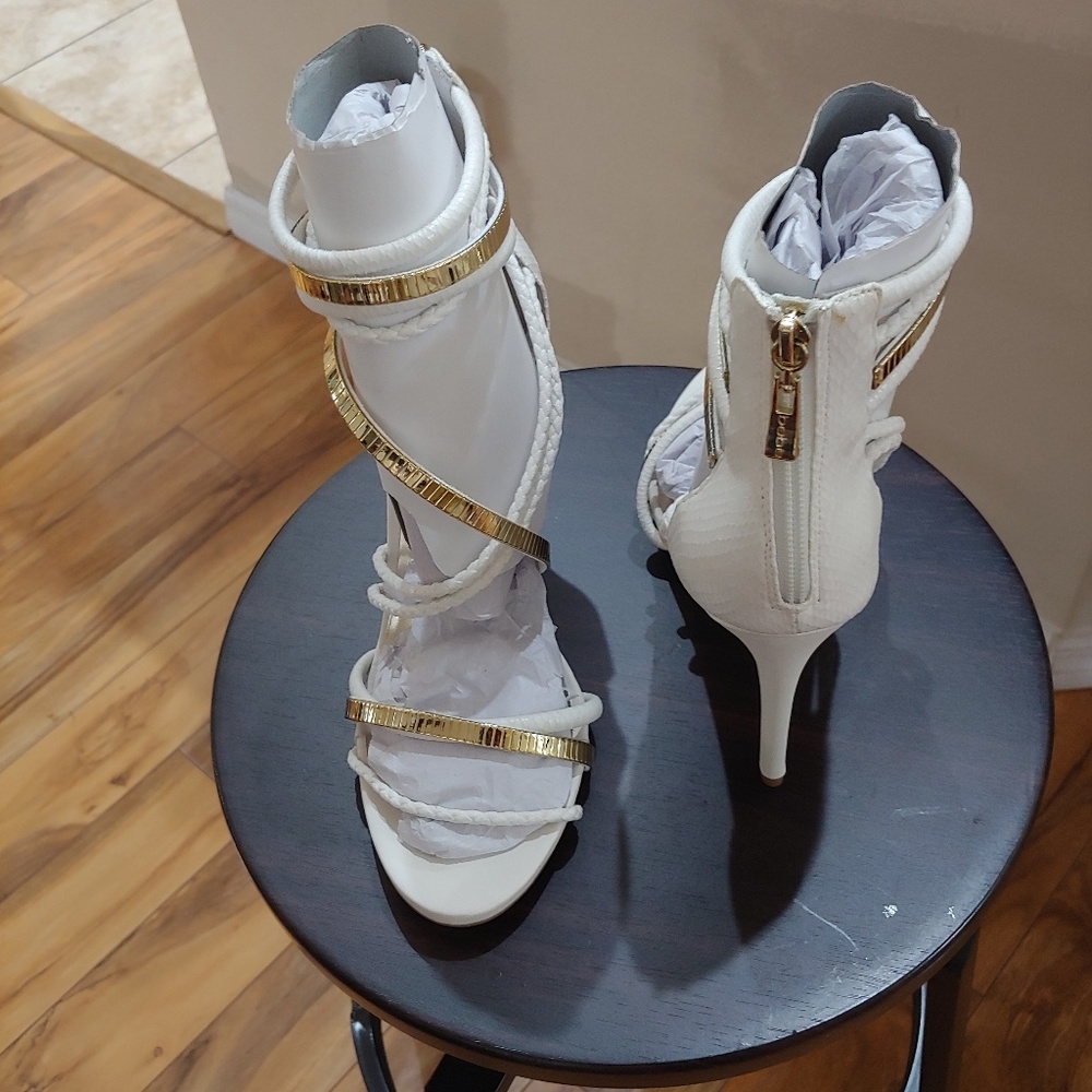 Bebe Brand New White and Gold strapped Heels
